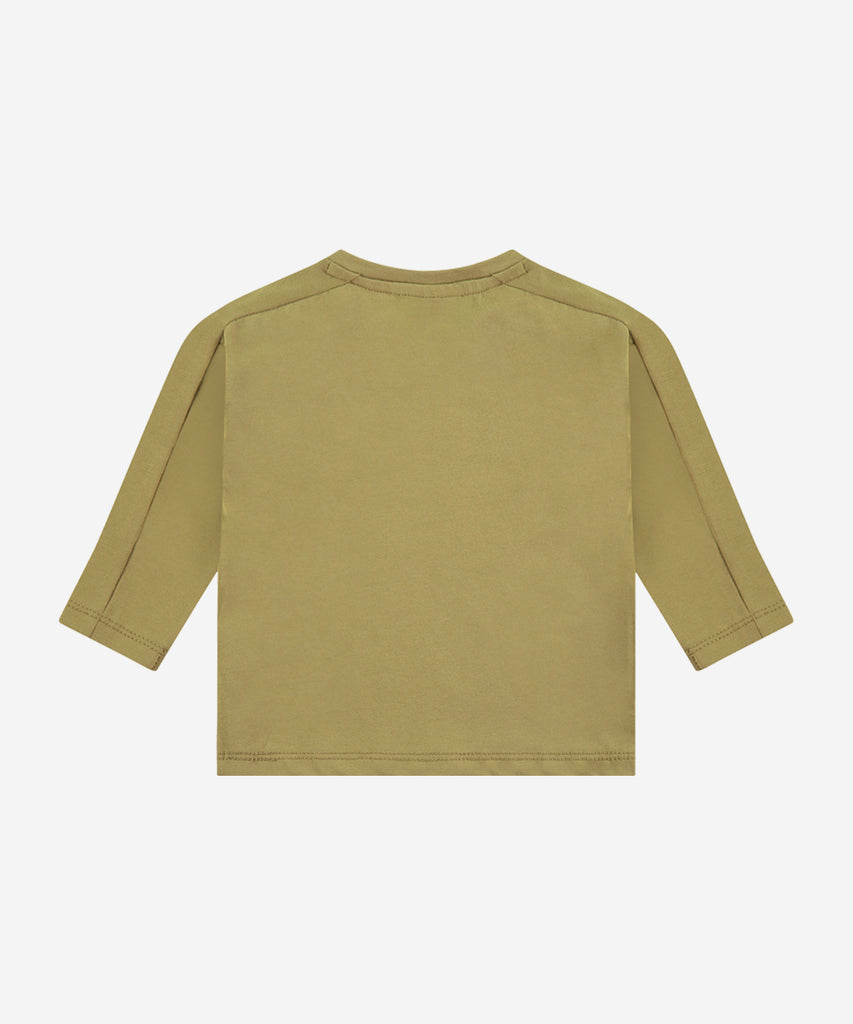 Details:&nbsp; This fashionable baby long sleeve t-shirt is made with a Beaver print on the front, a round neckline, and push buttons on the side for easy opening. Perfect for any little one, this long sleeve t-shirt provides both comfort and style.&nbsp;
Color: Kiwi&nbsp;&nbsp;
Composition:&nbsp; 95% BCI cotton/5% elasthan &nbsp;