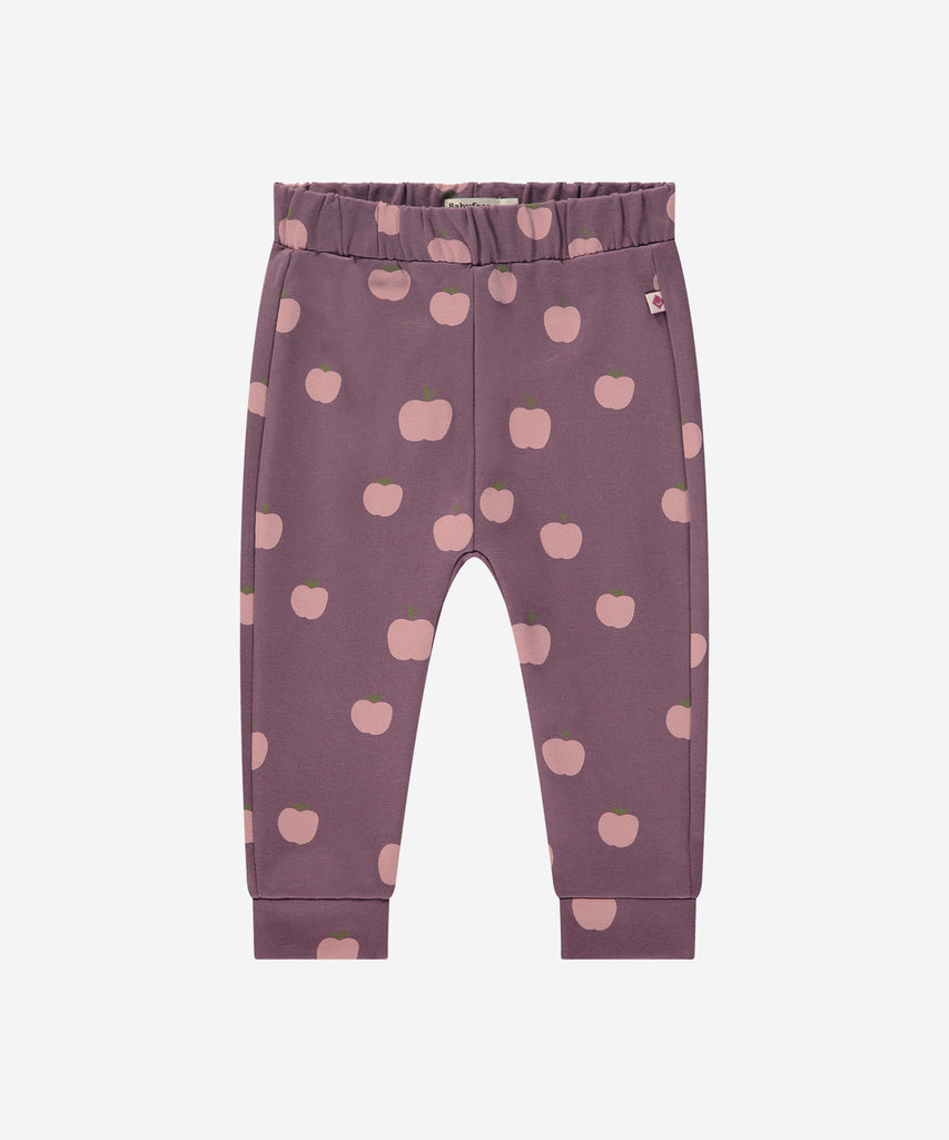 Details:&nbsp; Expertly designed for your little one, these Baby Soft Pants in Purple and all over print apples provides a comfortable fit with their elastic waistband. Perfect for everyday wear, these baby jogg pants are a must-have for any parent. Stay stylish and comfortable with this essential piece for your baby's wardrobe.&nbsp;
Color: Purple&nbsp;
Composition: Winter'24 &nbsp;