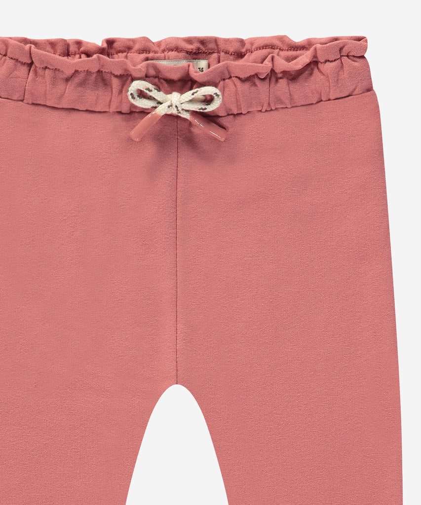 Details:&nbsp; Expertly designed for your little one, these Baby Soft Pants in Rouge provide a comfortable fit with their elastic waistband. Perfect for everyday wear, these baby jogg pants are a must-have for any parent. Stay stylish and comfortable with this essential piece for your baby's wardrobe.&nbsp;
Color: Light moss&nbsp;
Composition: Winter'24 &nbsp;