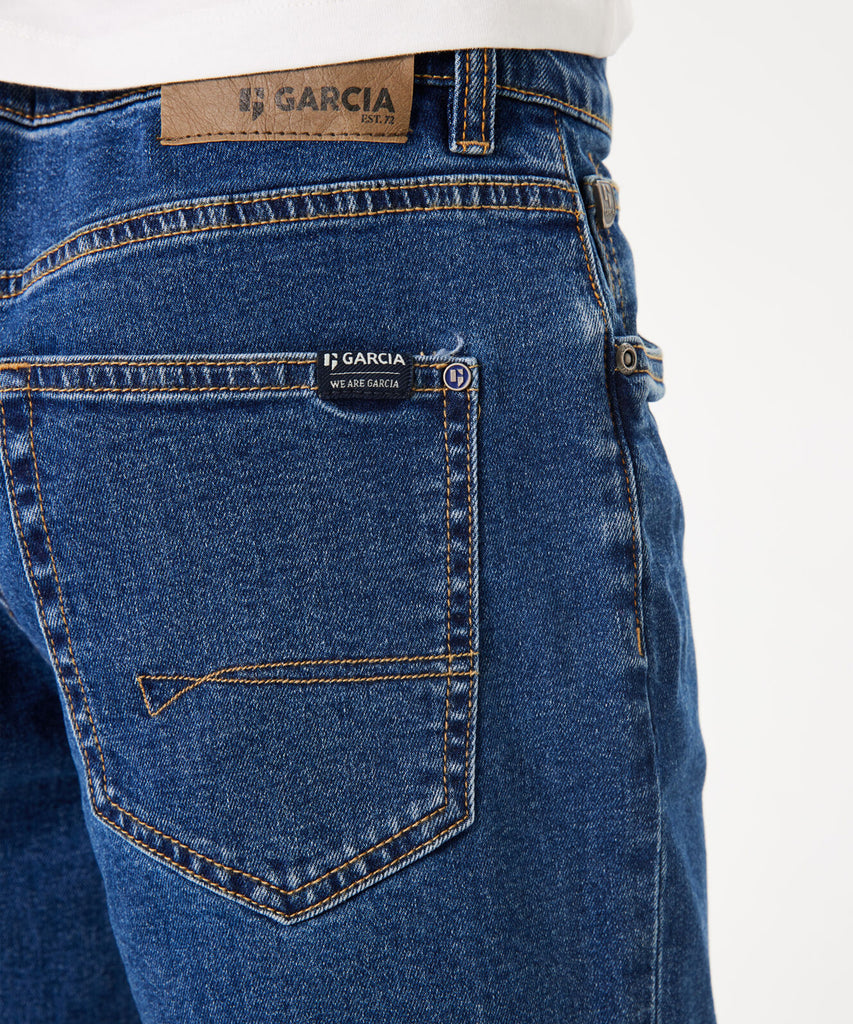 Details:&nbsp; The Ilyano Straight Fit Jeans offer a classic, sleek look with their dark used denim blue color. The straight fit style provides comfortable and versatile wear, while the button zip closure and belt loops add practicality. Plus, the elastic on the inside ensures a perfect fit every time. Expertly crafted for effortless style. Color: Dark used denim blue&nbsp; Composition:&nbsp; 79% Cotton, 20% Recycled Cotton, 1% Elasthan &nbsp;