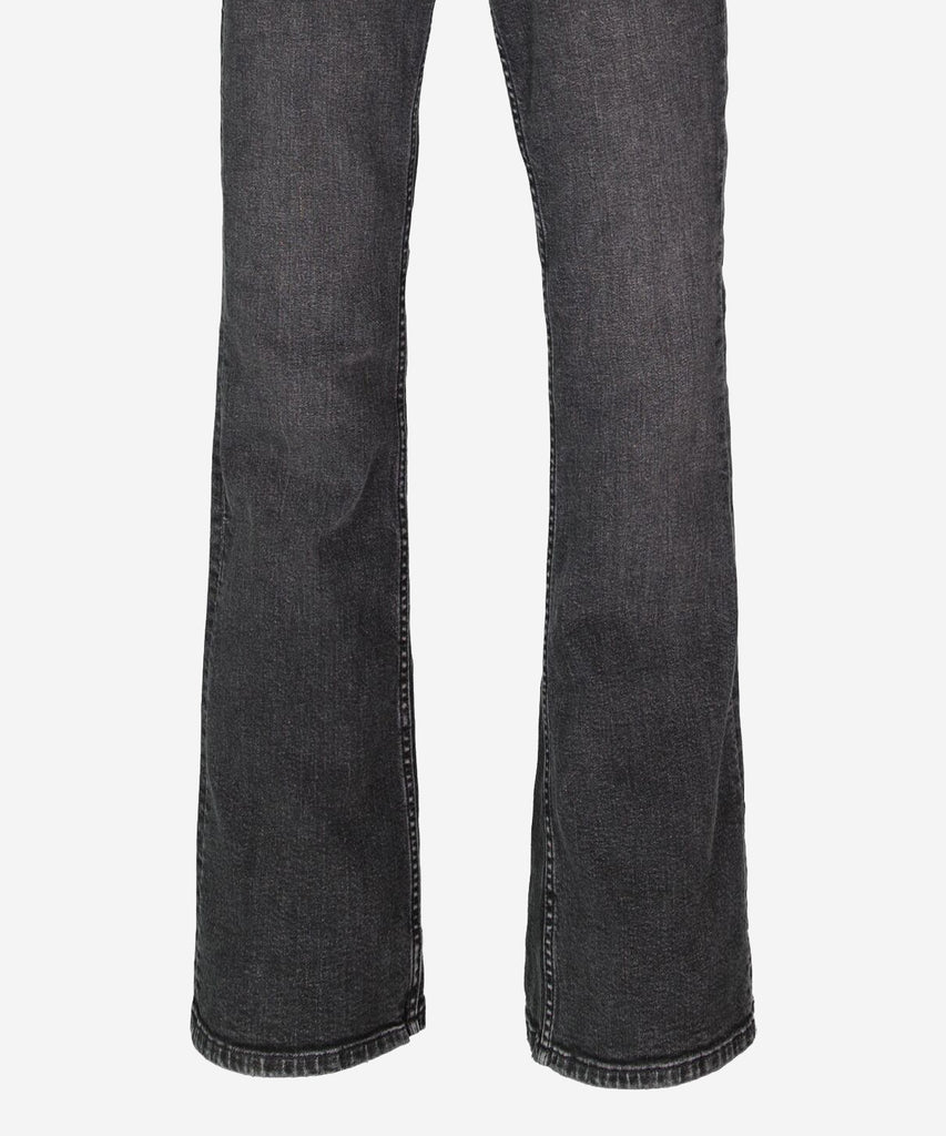 Details:&nbsp;I present to you our High Waist Flared Jeans in Medium Used Black Denim. These jeans feature a high waist and flared design, providing a modern and flattering look. With a button and zip closure, belt loops, and pockets, our jeans offer both style and functionality. Perfect for any occasion.&nbsp; Color: Medium used black denim&nbsp; Composition:&nbsp; 79% Cotton, 20% Recycled Cotton, 1% Elasthan