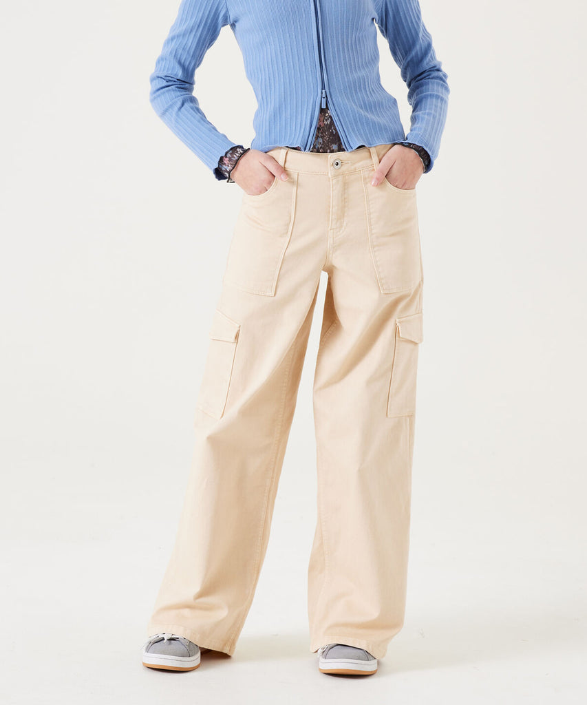 Details:&nbsp;Expertly designed with a wide leg for comfort and movement, these ivory cream cargo pants are essential for any wardrobe. The button zip closure and belt loops provide a secure fit, while the adjustable elastic on the inside ensures a tailored fit. Multiple pockets add functionality and convenience. Color: Ivory cream&nbsp; Composition:&nbsp; 98% Cotton, 2% Elasthan