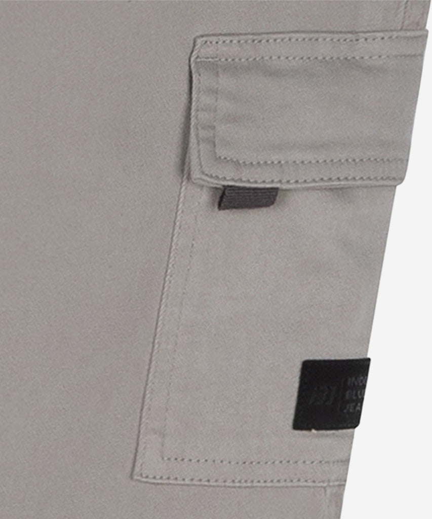 Details: &nbsp;These light grey cargo canvas pants are the perfect combination of style and functionality. With multiple pockets, belt loops, and a zip and button closure, these pants not only provide ample storage space but also a comfortable and secure fit. The pockets on the side of the leg add additional convenience for any task at hand.&nbsp; &nbsp; Color: Light Grey&nbsp; Composition:&nbsp; 98% Cotton/ 2% Elastane &nbsp;