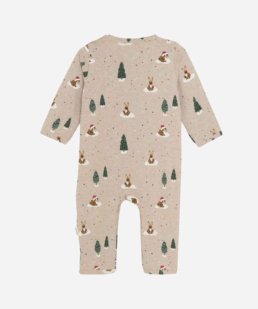 Details: Long sleeved baby jumpsuit with all over print Christmas Bunnies, push buttons and round neckline.&nbsp;
Color: Brown melee&nbsp;&nbsp;
Composition:&nbsp;90% Cotton/ 5% Polyester/ 5% Elastane&nbsp;