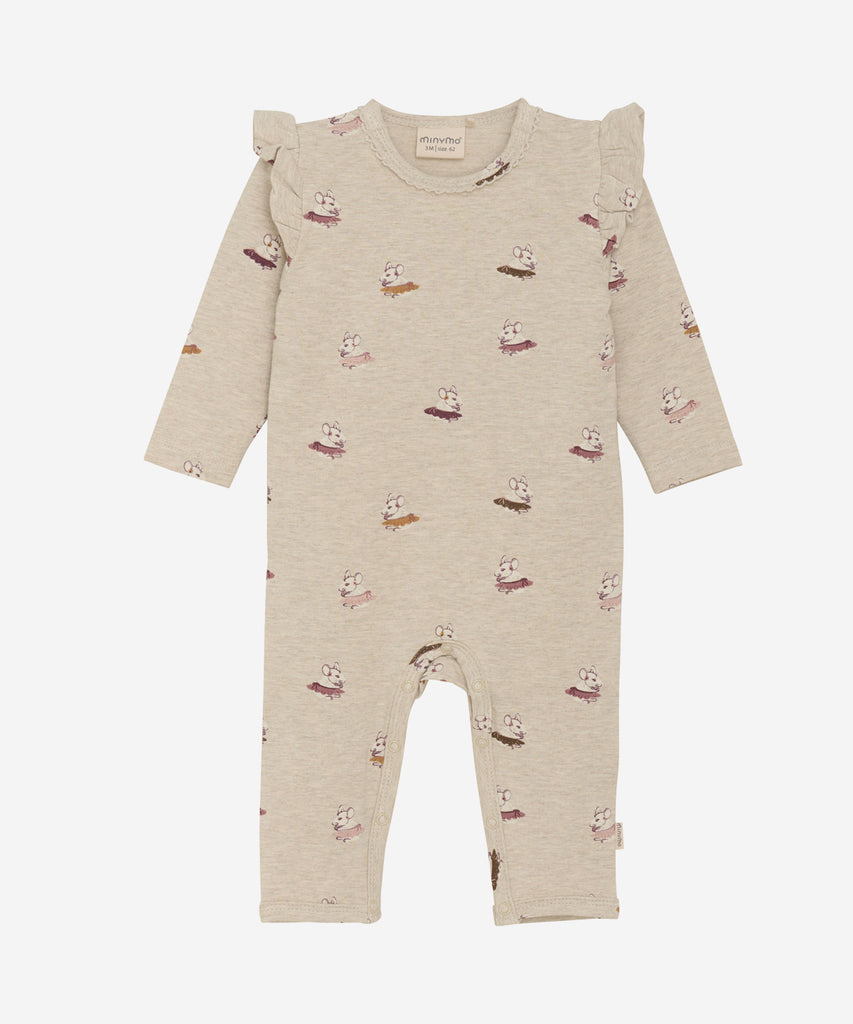 Details: Long sleeved baby jumpsuit with all over print Dancing Mice, push buttons and round neckline.&nbsp;
Color: Beige melee&nbsp;&nbsp;
Composition:&nbsp;Bamboo French Terry 65% Viscose/ 30% Cotton 5% Elastane&nbsp;