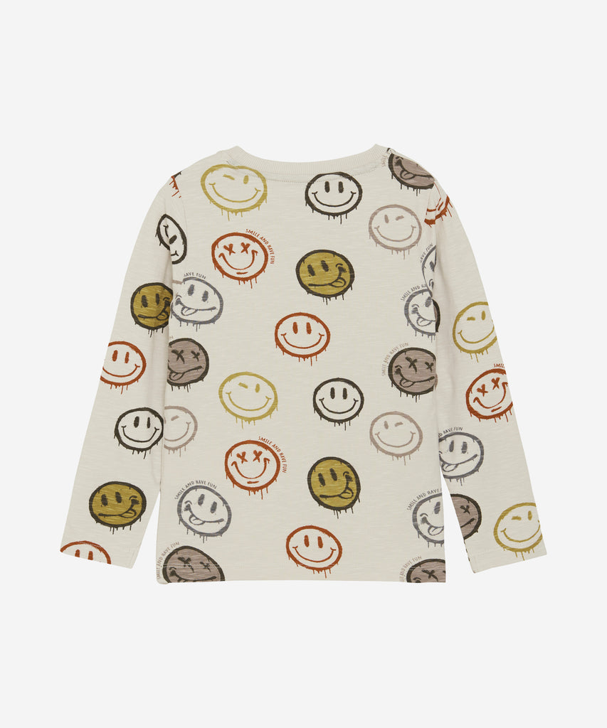 Details:&nbsp; Expertly designed for comfort and style, our LS T-Shirt AOP Smileys Moonbeam is the perfect addition to your wardrobe. With a round neckline and all-over print of cheerful smileys, this long-sleeve shirt is sure to make you smile every time you wear it.&nbsp;Perfect for any casual occasion.&nbsp; Color: Moonbeam&nbsp; Composition:&nbsp; Organic Sweat-slub Yarn 95% Cotton/ 5% Elastan