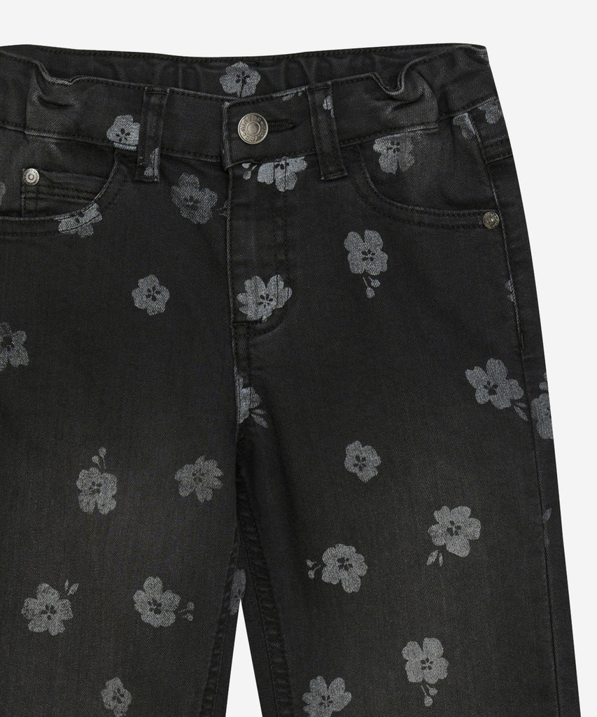 Details: &nbsp;Expertly crafted in tap shoe black denim, these soft wide leg jeans feature a stunning all over flower print. With a secure zip and button closure and convenient belt loops, these jeans provide both comfort and style. Elevate your wardrobe with these statement jeans.&nbsp;
Color: Tap shoe black&nbsp;
Composition:&nbsp; 97% Cotton/ 3% Elastane &nbsp;