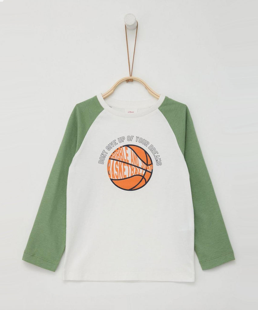 Details:&nbsp;This long sleeve t-shirt in pistachio green and white features a basketball print on the front, adding a touch of sporty style to your wardrobe. With a comfortable round neckline, it's perfect for everyday wear or showing off your love for the game.&nbsp;
Color: Pistachio white&nbsp;
Composition: 100%CO&nbsp;