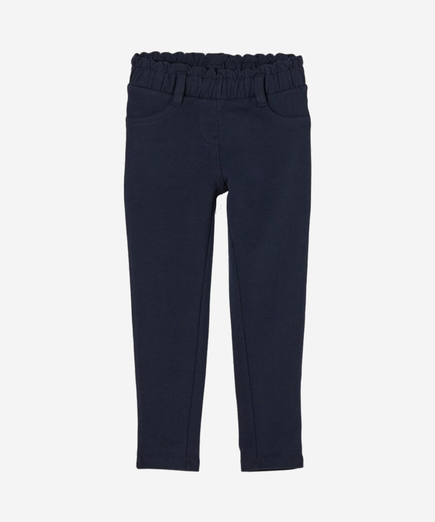 Details:&nbsp;These soft paperbag pants in navy blue are perfect for any occasion. With belt loops and an elastic waistband, they combine fashion and functionality for a comfortable fit. Their versatile design makes them ideal for both casual and formal wear.&nbsp;
Color: Navy blue&nbsp;&nbsp;
Composition:&nbsp; 095%CO 005%EL &nbsp;&nbsp;