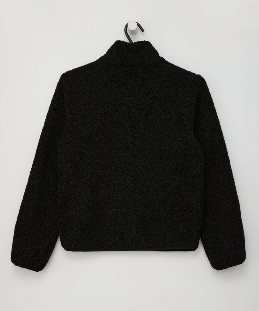 Details:&nbsp;This black Teddy Fleece Zip Jacket is the perfect choice for any teen boy looking for cozy comfort. Its teddy fleece material ensures warmth and softness, while the zip closure and pockets add functionality to the stylish design. Stay warm and stylish with this must-have jacket.&nbsp;
Color: Black&nbsp;&nbsp;
Composition:&nbsp; 100%PES &nbsp;