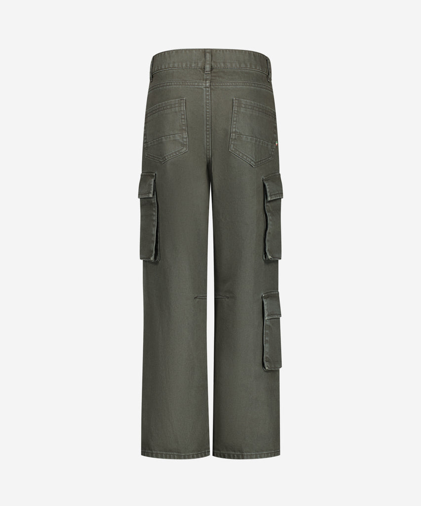 Details: &nbsp;The Sloose Cargo Canvas Pants in Stone Grey offer practicality and style. With pockets on the side of the leg, these pants provide ample storage while the zip and button closure ensure a secure fit. Perfect for any outdoor or casual occasion, these pants are a must-have for your wardrobe.&nbsp; Color: &nbsp;Stone grey&nbsp; Composition:&nbsp; 100% Cotton &nbsp;