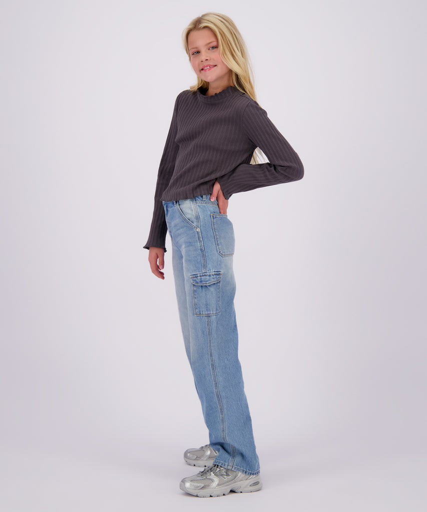 Details:&nbsp;"These Cato jeans are a fun and stylish addition to any girl's wardrobe. The light vintage blue color and unique cargo pocket design make them stand out from traditional denim. With a zip and button closure, belt loops, and a wide fit, these jeans offer both comfort and style."&nbsp;
Color:&nbsp; Light vintage denim blue&nbsp;
Composition:&nbsp; 100% Cotton &nbsp;