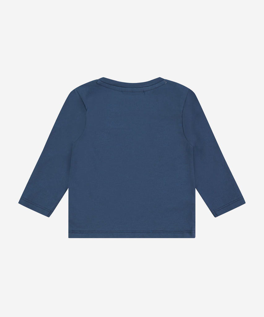 Details:&nbsp; This fashionable baby long sleeve t-shirt is made with a Dog print on the front, a round neckline, and push buttons on the side for easy opening. Perfect for any little one, this long sleeve t-shirt provides both comfort and style.&nbsp;
Color: Blue&nbsp;
Composition:&nbsp; 95% BCI cotton/5% elasthan &nbsp;